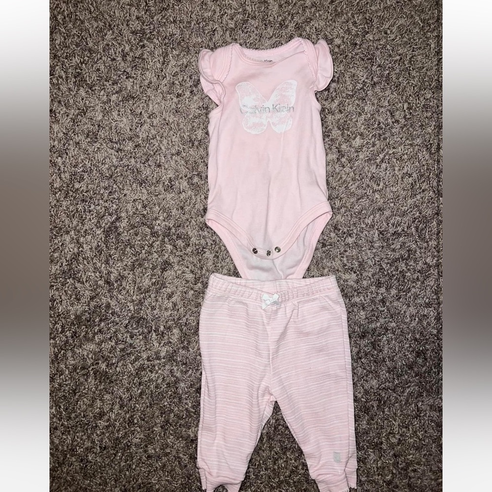 Size 0-3 Months Calvin Klein Pink Outfit
